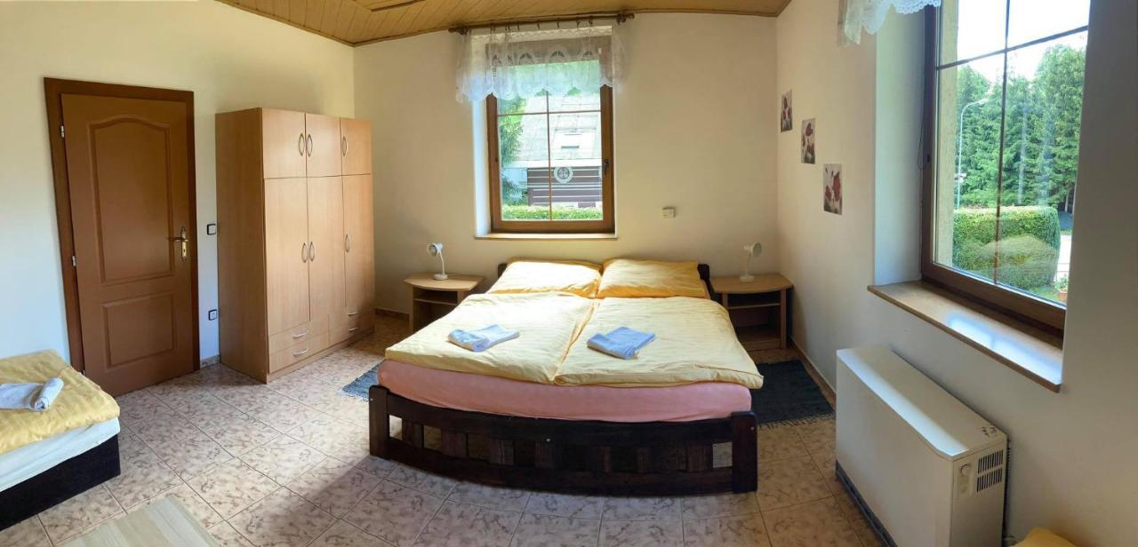 Apartma Doubek 捷克布杰约维采 外观 照片